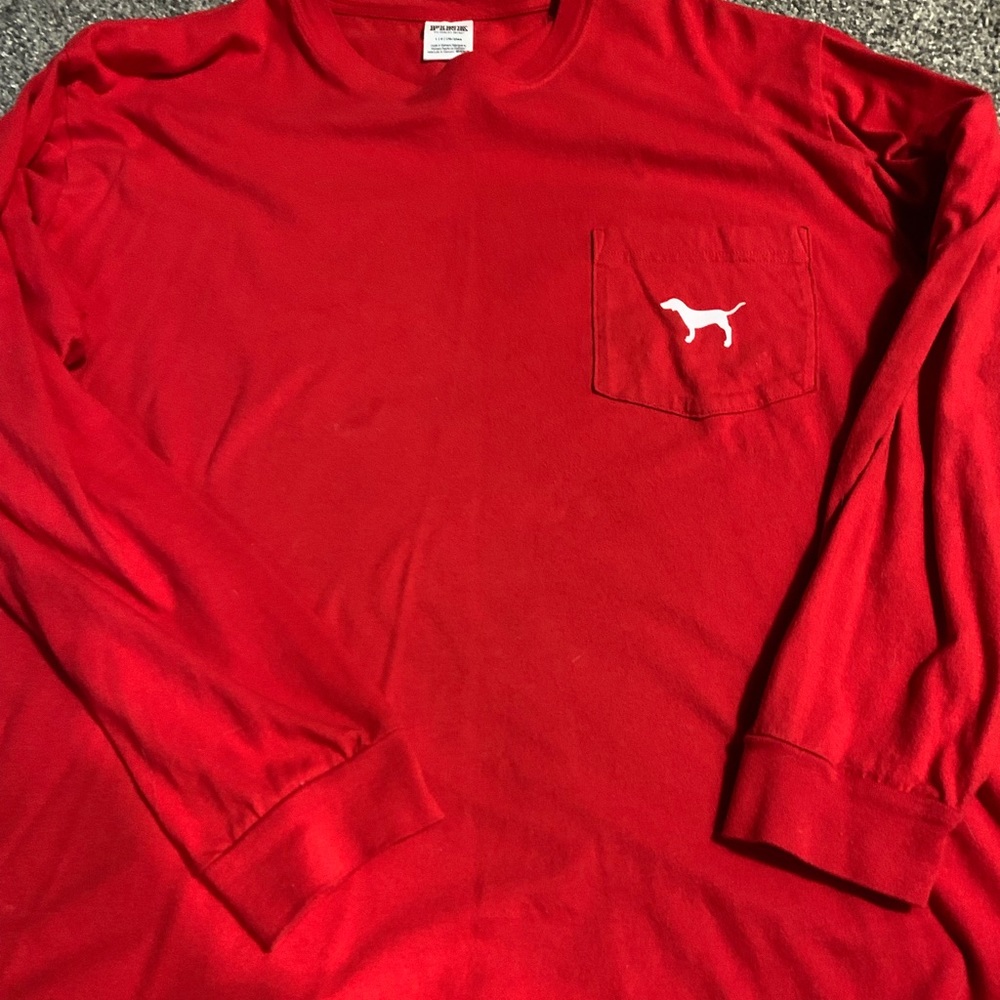 Vs pink long sleeve pocket tee.
